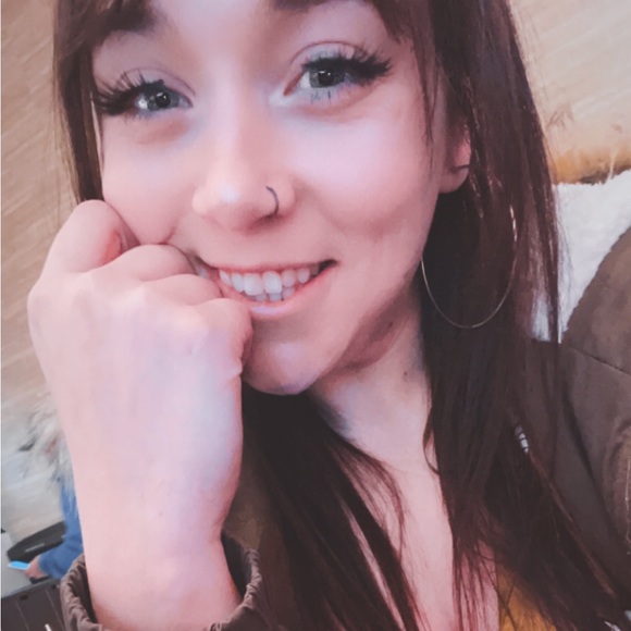 Meet your Posher, Kaylin - Picture 1 of 1